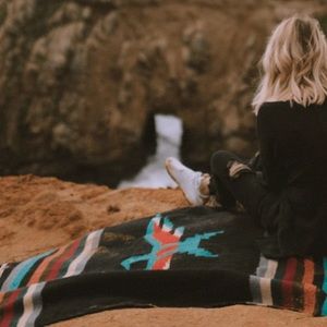 Trek Light Blanket 🪴S O L D🪴